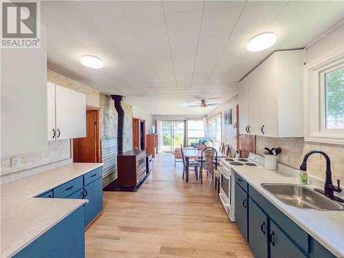 60 Leask Bay Shores Lane, Manitowaning, ON - Indoor Photo Showing Kitchen