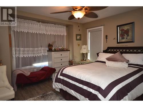 606 Nighthawk Avenue, Vernon, BC - Indoor Photo Showing Bedroom