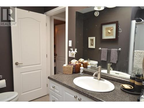 606 Nighthawk Avenue, Vernon, BC - Indoor Photo Showing Bathroom