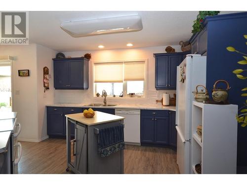 606 Nighthawk Avenue, Vernon, BC - Indoor Photo Showing Kitchen