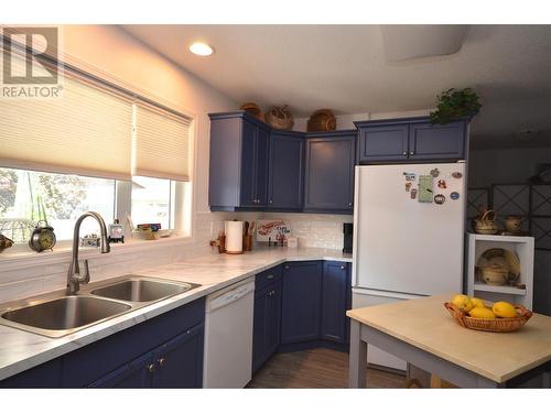 606 Nighthawk Avenue, Vernon, BC - Indoor Photo Showing Kitchen With Double Sink