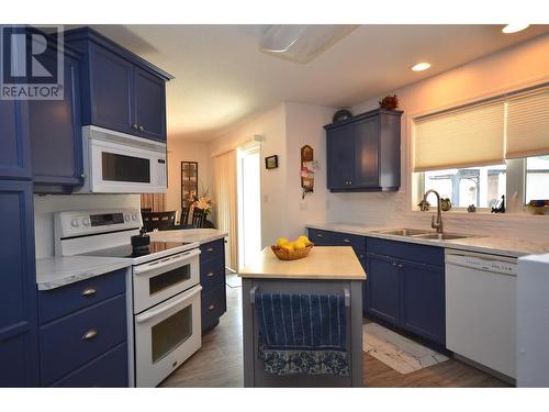 606 Nighthawk Avenue, Vernon, BC - Indoor Photo Showing Kitchen With Double Sink