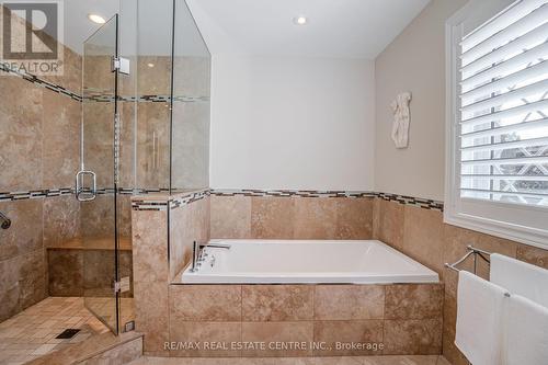 4027 Lookout Court, Mississauga, ON - Indoor Photo Showing Bathroom