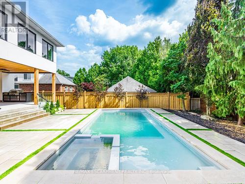 974 North Shore Boulevard W, Burlington (Lasalle), ON - Outdoor With In Ground Pool