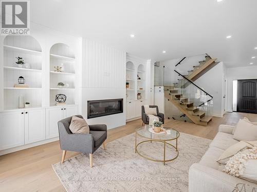 974 North Shore Boulevard W, Burlington (Lasalle), ON - Indoor Photo Showing Living Room With Fireplace