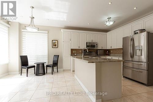 1376 Kingsgrove Place, Oakville (West Oak Trails), ON - Indoor Photo Showing Kitchen