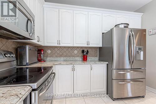 1376 Kingsgrove Place, Oakville (West Oak Trails), ON - Indoor Photo Showing Kitchen