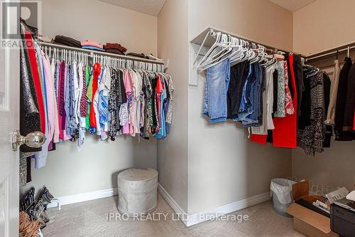 1376 Kingsgrove Place, Oakville (West Oak Trails), ON - Indoor With Storage