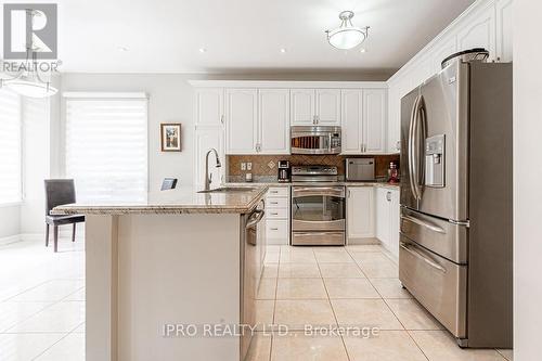 1376 Kingsgrove Place, Oakville (West Oak Trails), ON - Indoor Photo Showing Kitchen