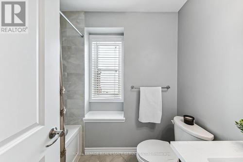 252 Ellen Davidson Drive, Oakville, ON - Indoor Photo Showing Bathroom