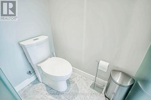 Th03 - 129 Mcmahon Drive, Toronto (Bayview Village), ON - Indoor Photo Showing Bathroom