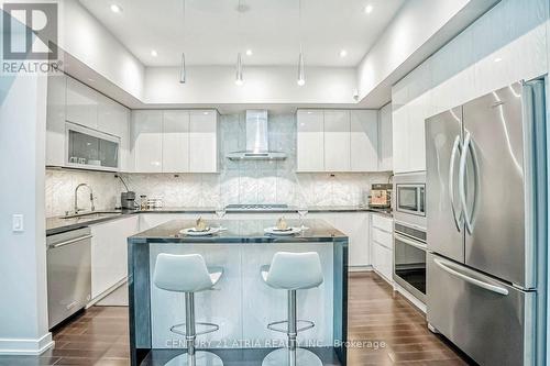 Th03 - 129 Mcmahon Drive, Toronto (Bayview Village), ON - Indoor Photo Showing Kitchen With Upgraded Kitchen