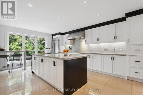 25 Janus Court, Toronto (Hillcrest Village), ON - Indoor Photo Showing Kitchen With Upgraded Kitchen