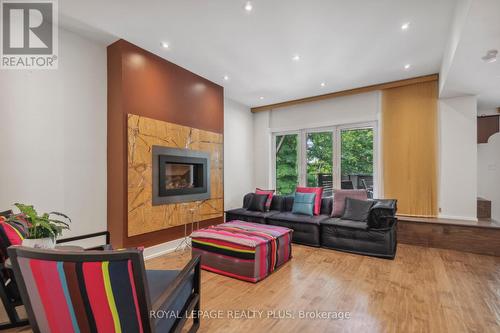 25 Janus Court, Toronto (Hillcrest Village), ON - Indoor Photo Showing Living Room With Fireplace