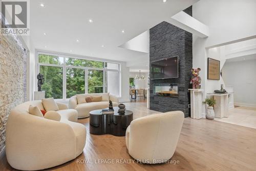 25 Janus Court, Toronto (Hillcrest Village), ON - Indoor Photo Showing Living Room With Fireplace