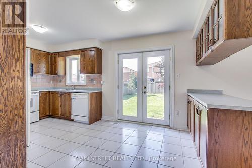 22 Depeuter Crescent, Bradford West Gwillimbury (Bradford), ON - Indoor Photo Showing Kitchen