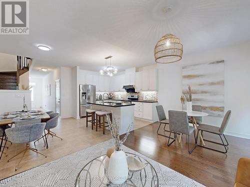 100 Radial Drive, Aurora, ON - Indoor Photo Showing Dining Room