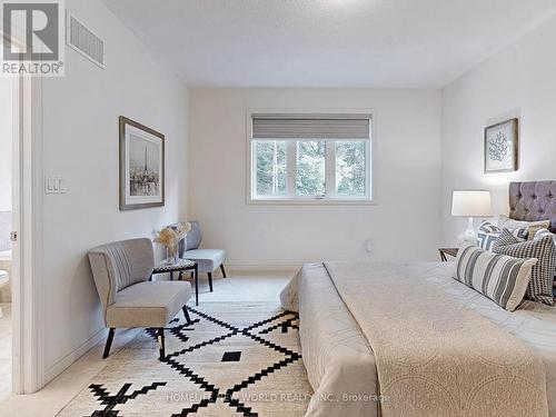 100 Radial Drive, Aurora, ON - Indoor Photo Showing Bedroom