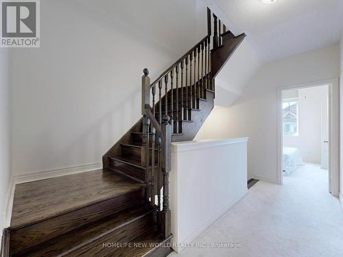 100 Radial Drive, Aurora, ON - Indoor Photo Showing Other Room