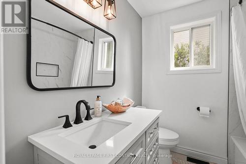 105 Wessenger Drive, Barrie (Holly), ON - Indoor Photo Showing Bathroom