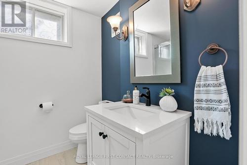 105 Wessenger Drive, Barrie (Holly), ON - Indoor Photo Showing Bathroom