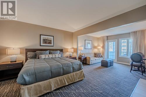 2220-21 - 90 Highland Drive, Oro-Medonte (Horseshoe Valley), ON - Indoor Photo Showing Bedroom