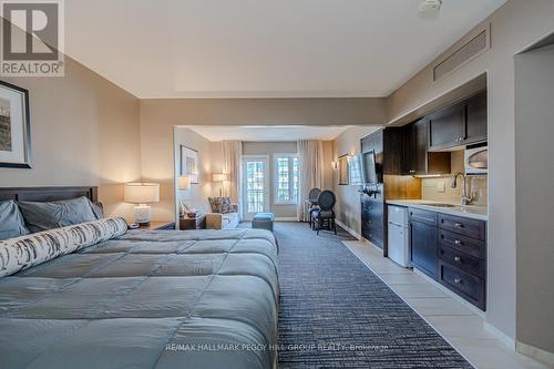 2220-21 - 90 Highland Drive, Oro-Medonte (Horseshoe Valley), ON - Indoor Photo Showing Bedroom