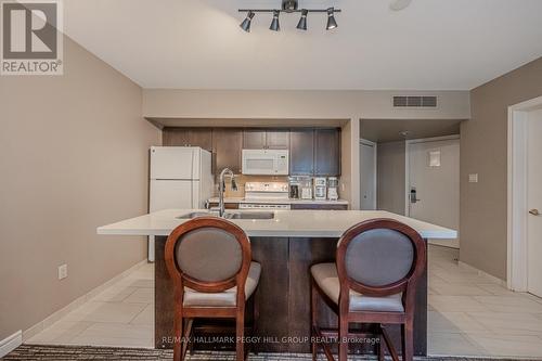 2220-21 - 90 Highland Drive, Oro-Medonte (Horseshoe Valley), ON - Indoor Photo Showing Kitchen