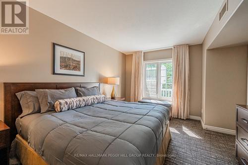 2220-21 - 90 Highland Drive, Oro-Medonte (Horseshoe Valley), ON - Indoor Photo Showing Bedroom