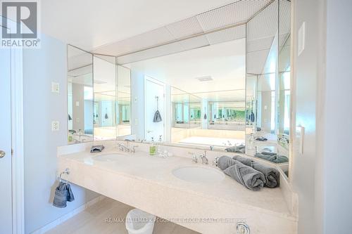 2220-21 - 90 Highland Drive, Oro-Medonte (Horseshoe Valley), ON - Indoor Photo Showing Bathroom