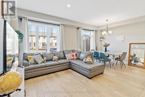 9 - 745 Chelton Rd Road, London, ON - Indoor Photo Showing Living Room