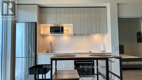 702 - 20 Tubman Street, Toronto (Regent Park), ON - Indoor Photo Showing Kitchen