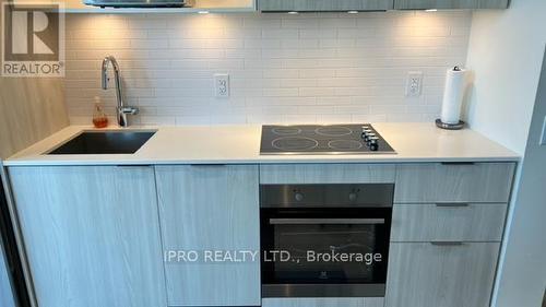 702 - 20 Tubman Street, Toronto (Regent Park), ON - Indoor Photo Showing Kitchen