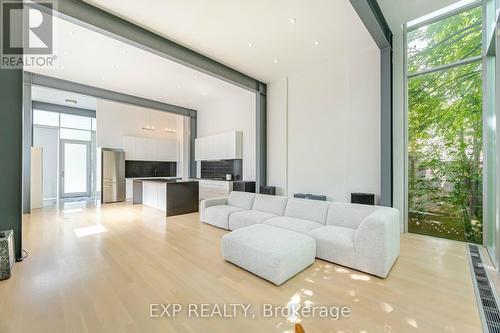 561 Arlington Avenue, Toronto (Humewood-Cedarvale), ON - Indoor Photo Showing Living Room