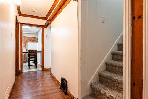 70 Ward Avenue, Hamilton, ON - Indoor Photo Showing Other Room