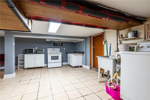 70 Ward Avenue, Hamilton, ON - Indoor Photo Showing Laundry Room