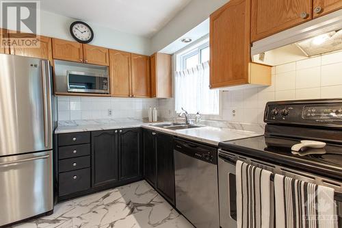 11 Royal Field Crescent, Ottawa, ON - Indoor Photo Showing Kitchen With Double Sink