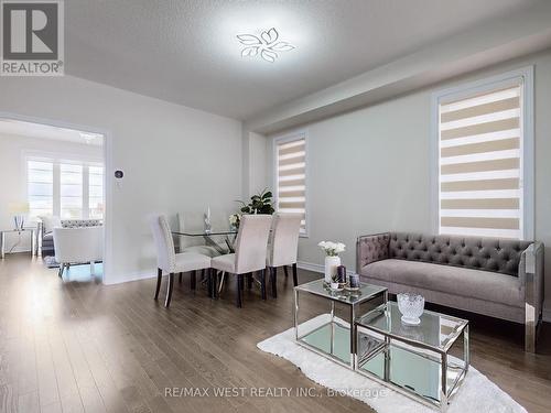 31 John Dallimore Drive, Georgina (Keswick South), ON - Indoor Photo Showing Living Room