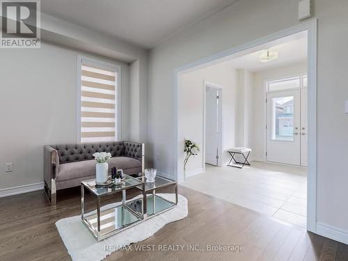 31 John Dallimore Drive, Georgina (Keswick South), ON - Indoor Photo Showing Living Room