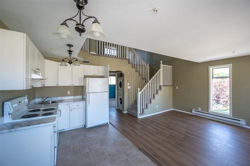 6-1135 Main Street, Okanagan Falls, BC - Indoor Photo Showing Kitchen