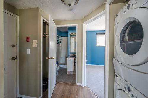 6-1135 Main Street, Okanagan Falls, BC - Indoor Photo Showing Laundry Room