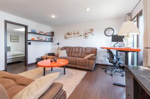 1426 Scott Crescent, West Kelowna, BC - Indoor Photo Showing Living Room