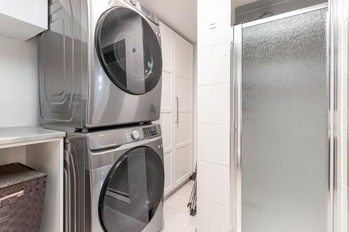 1426 Scott Crescent, West Kelowna, BC - Indoor Photo Showing Laundry Room