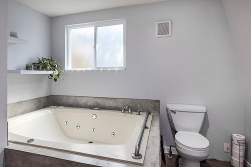 10508 Teresa Road, Lake Country, BC - Indoor Photo Showing Bathroom