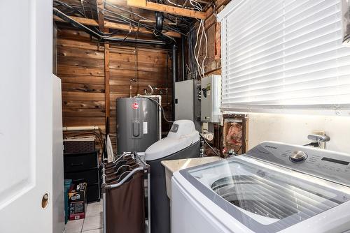 10508 Teresa Road, Lake Country, BC - Indoor Photo Showing Laundry Room