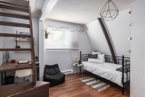 10508 Teresa Road, Lake Country, BC - Indoor Photo Showing Bedroom