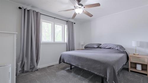 1420 Kelglen Crescent, Kelowna, BC - Indoor Photo Showing Bedroom