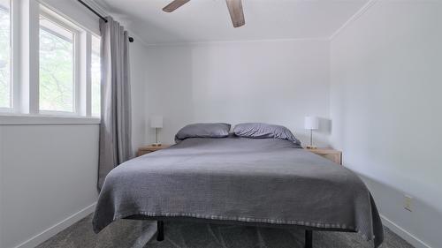 1420 Kelglen Crescent, Kelowna, BC - Indoor Photo Showing Bedroom