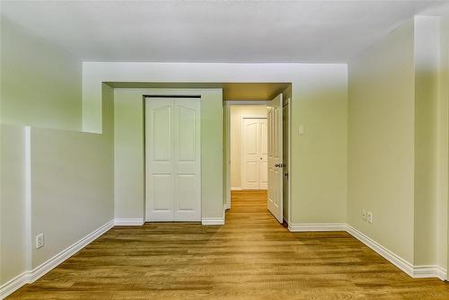 1420 Kelglen Crescent, Kelowna, BC - Indoor Photo Showing Other Room