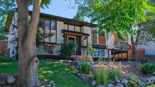 1420 Kelglen Crescent, Kelowna, BC - Outdoor